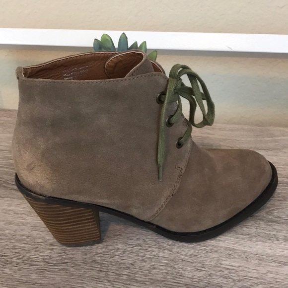 Ann Taylor Loft Lace Up Leather Ankle Booties - Picture 5 of 8